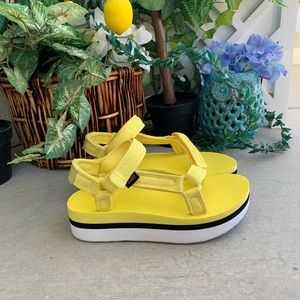 Platform Teva Sandals